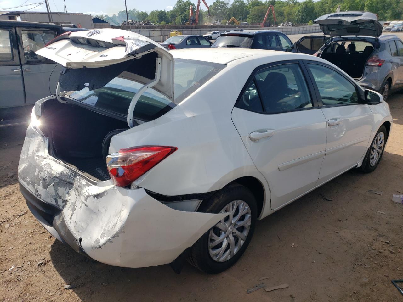 5YFBURHE9JP778015 2018 Toyota Corolla L