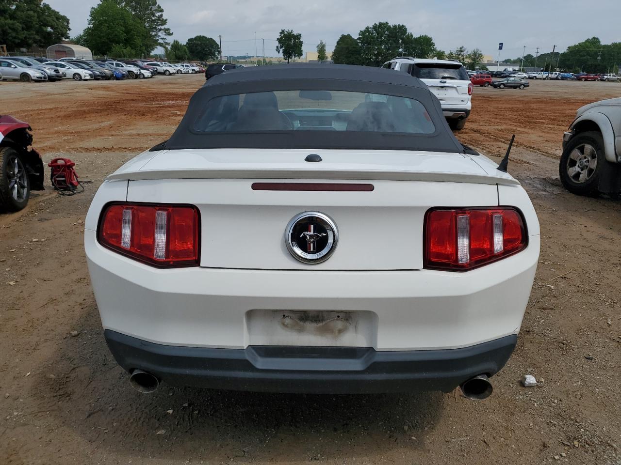 1ZVBP8EM8B5126673 2011 Ford Mustang
