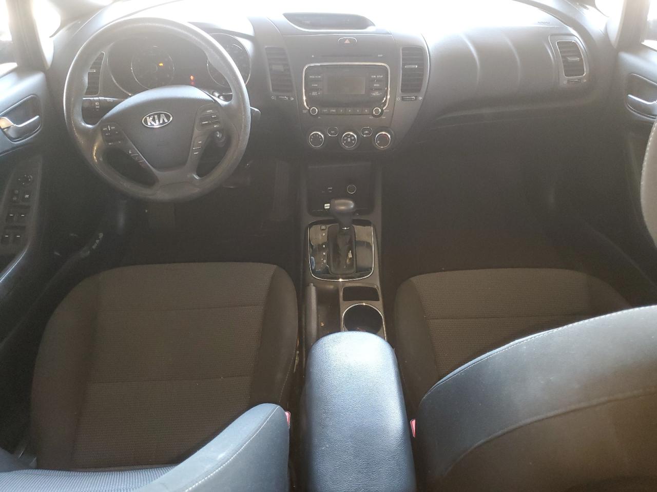 3KPFK4A70JE210596 2018 Kia Forte Lx