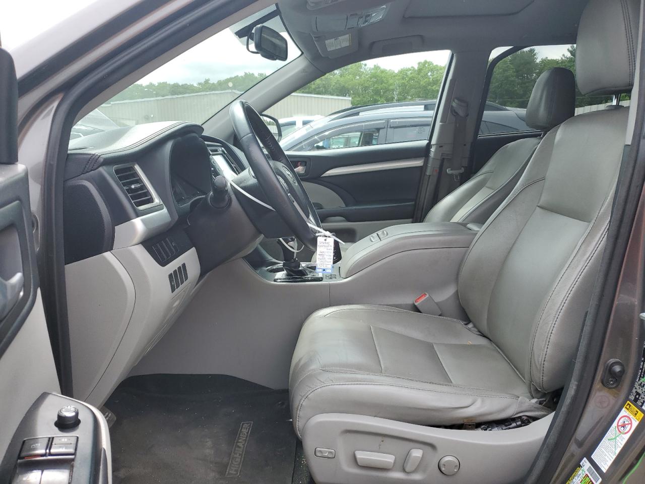 5TDJKRFH1GS302324 2016 Toyota Highlander Xle