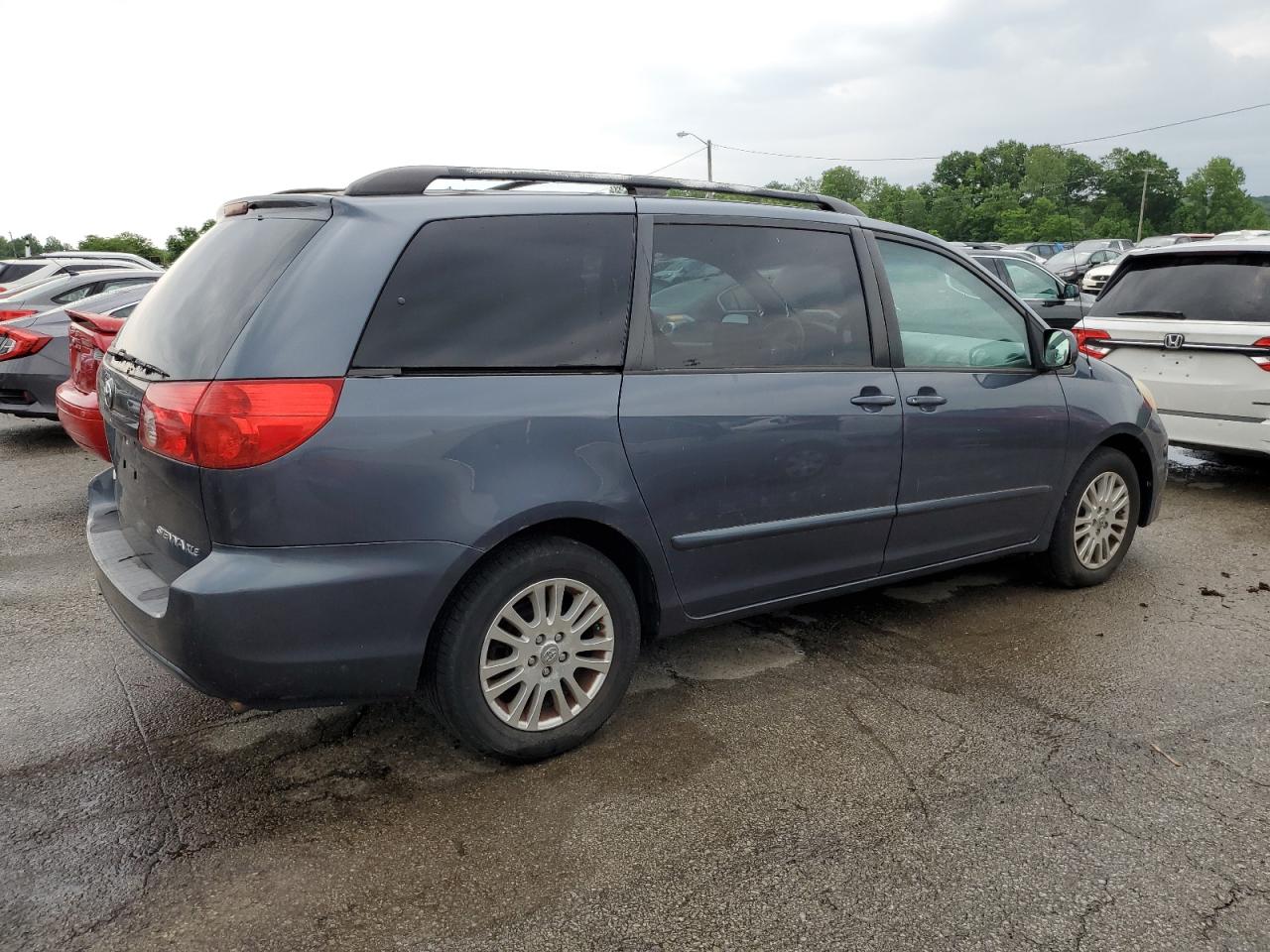 5TDZK22C28S210323 2008 Toyota Sienna Xle