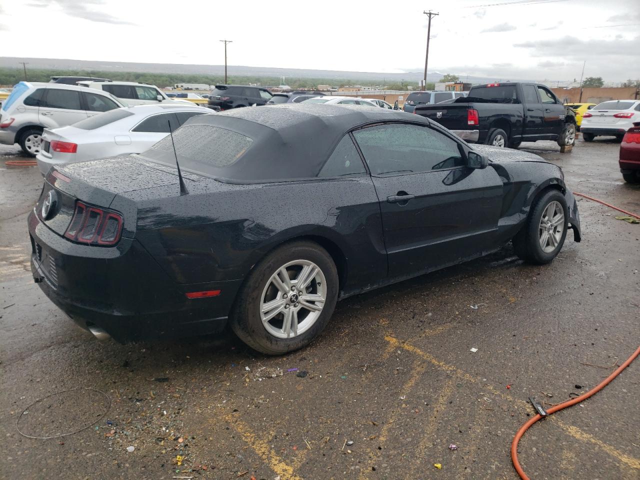 2014 Ford Mustang vin: 1ZVBP8EM1E5328498