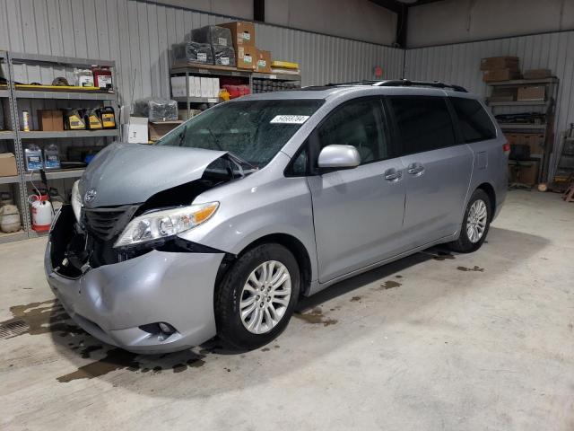 Lot #2540511586 2014 TOYOTA SIENNA XLE salvage car