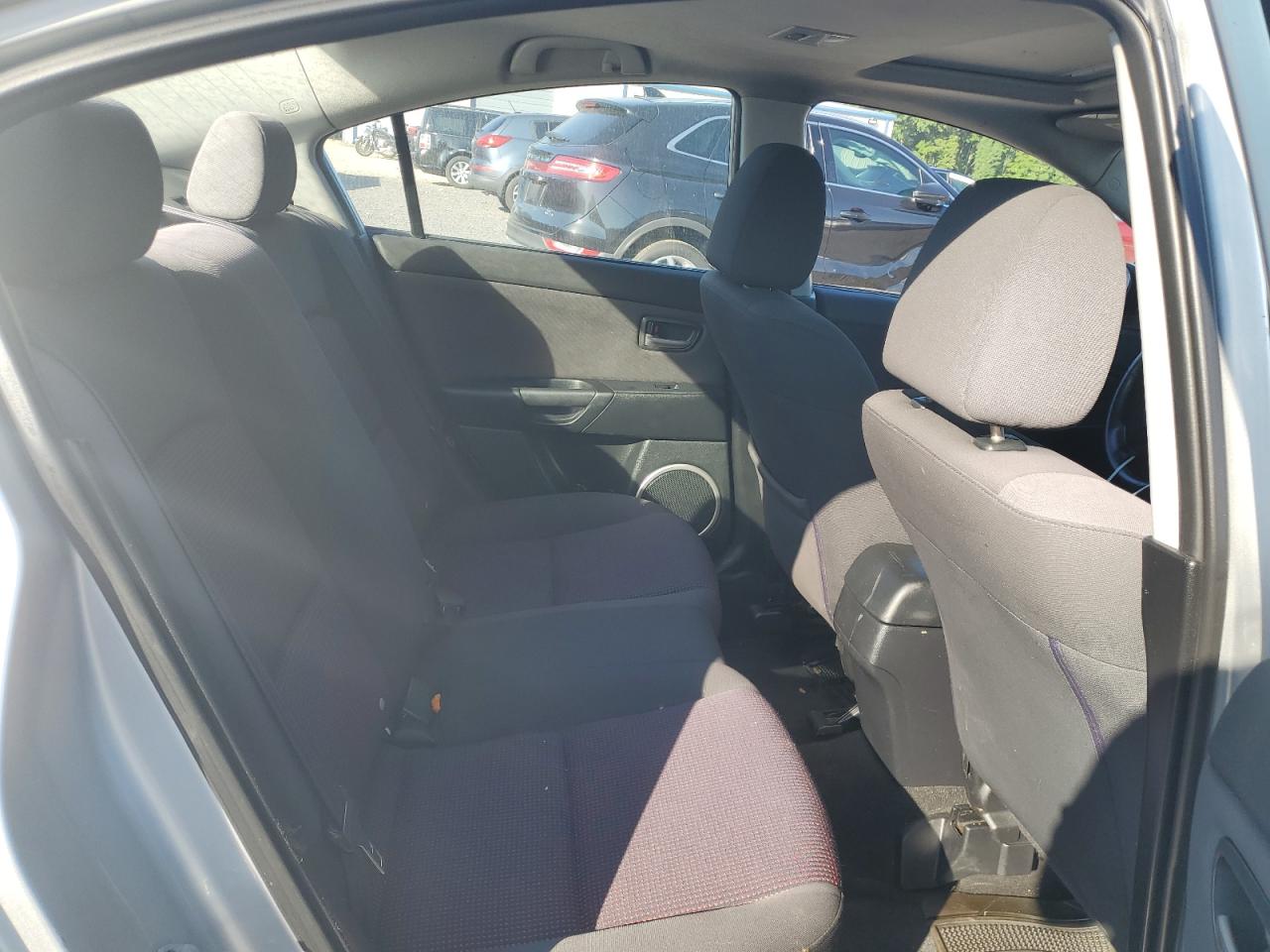 JM1BK323241108146 2004 Mazda 3 S