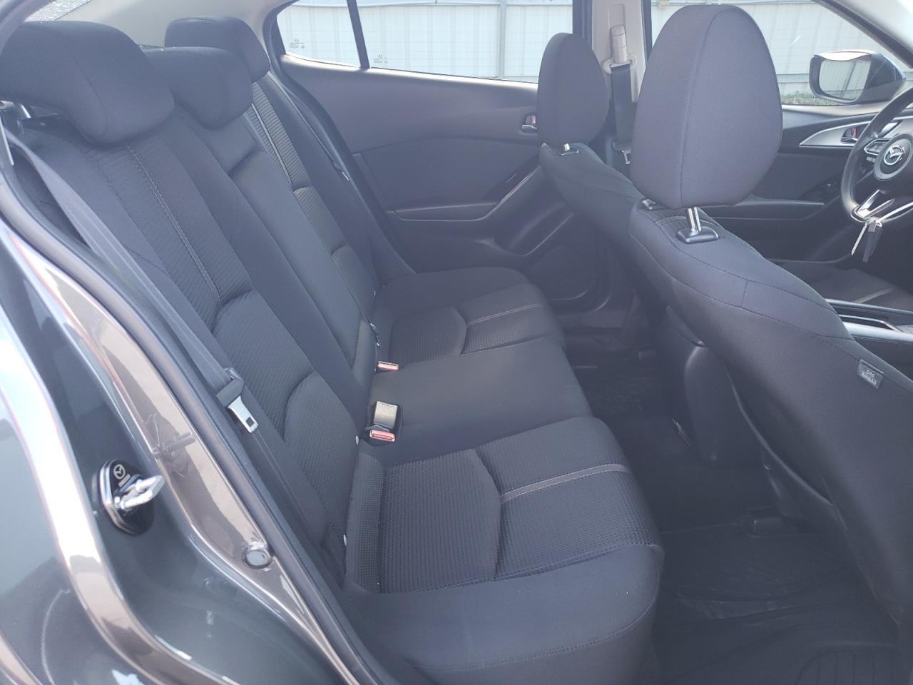 3MZBN1U73JM213219 2018 Mazda 3 Sport