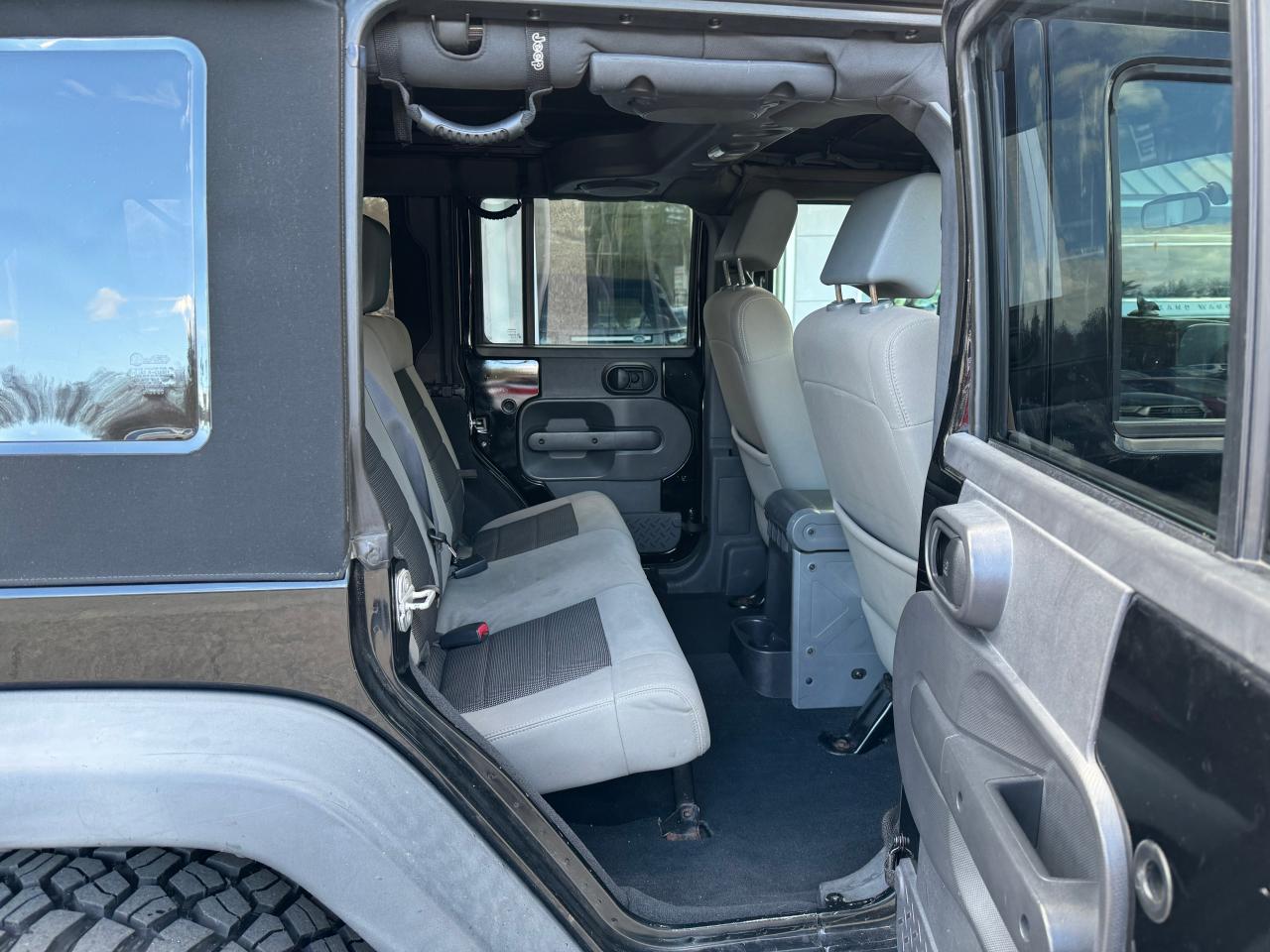 1J4BA6H16AL115072 2010 Jeep Wrangler Unlimited Rubicon