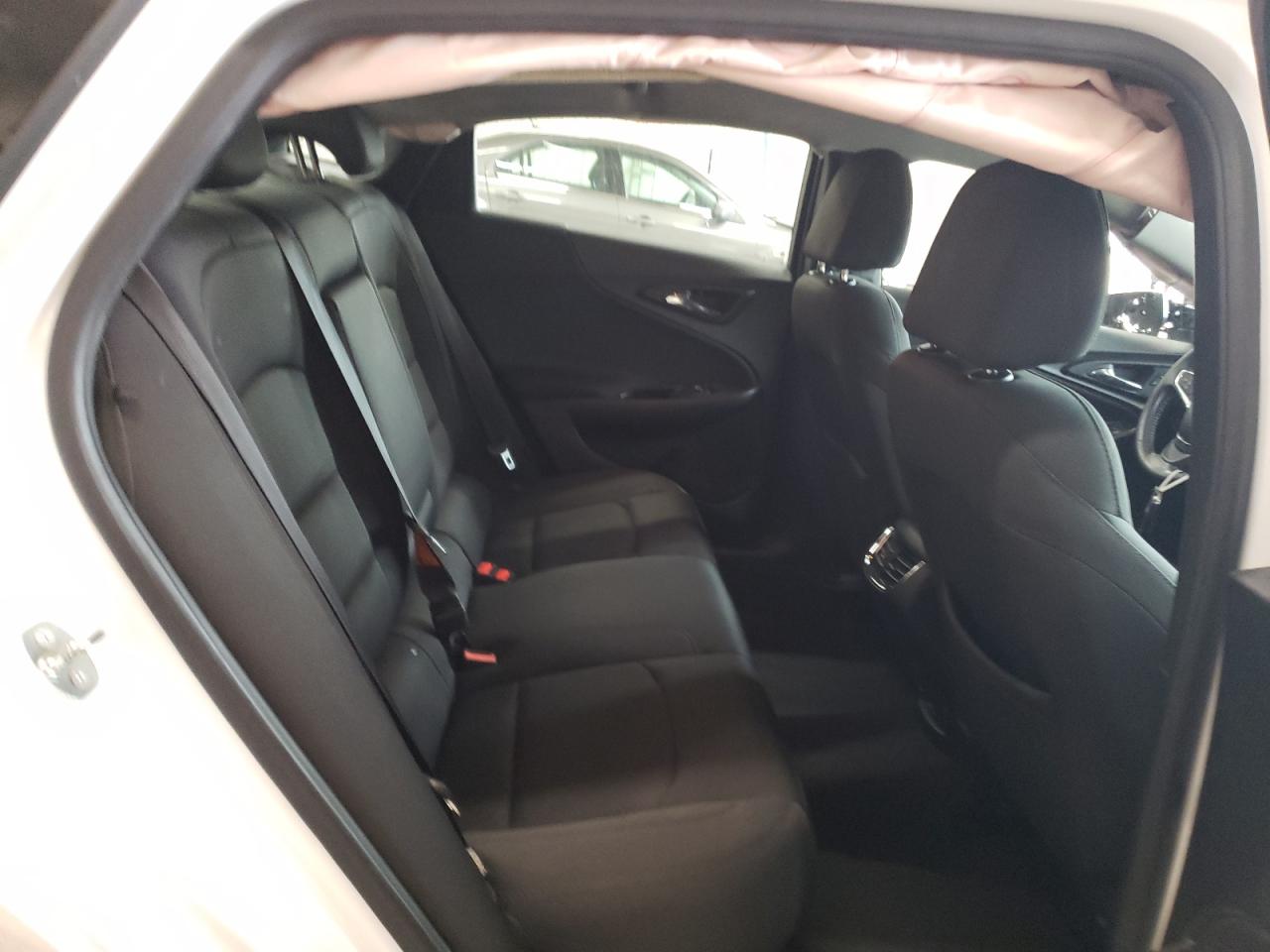 1G1ZE5ST6HF103762 2017 Chevrolet Malibu Lt