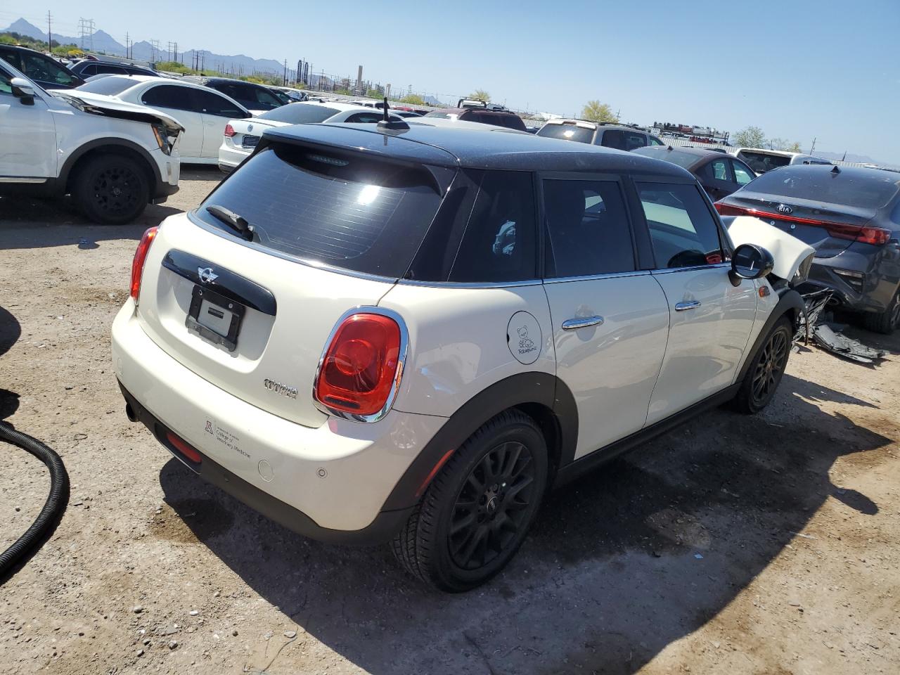 WMWXU1C3XH2F77696 2017 Mini Cooper