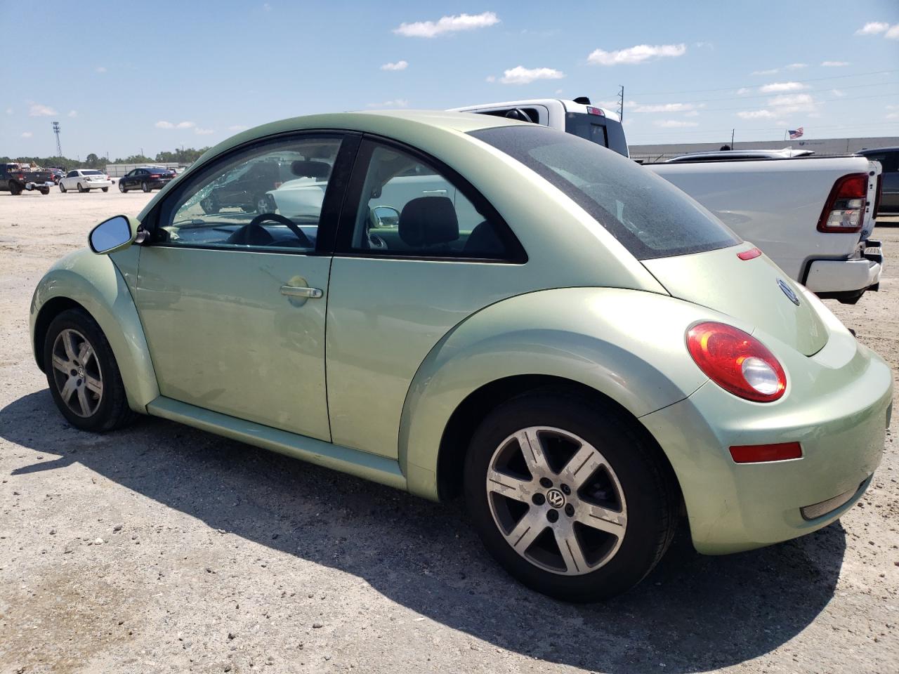 3VWRW31C86M416946 2006 Volkswagen New Beetle 2.5L Option Package 1