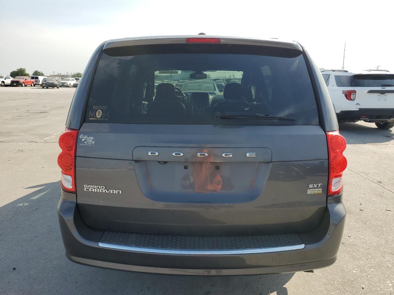 2C4RDGCG4JR327179 2018 Dodge Grand Caravan Sxt