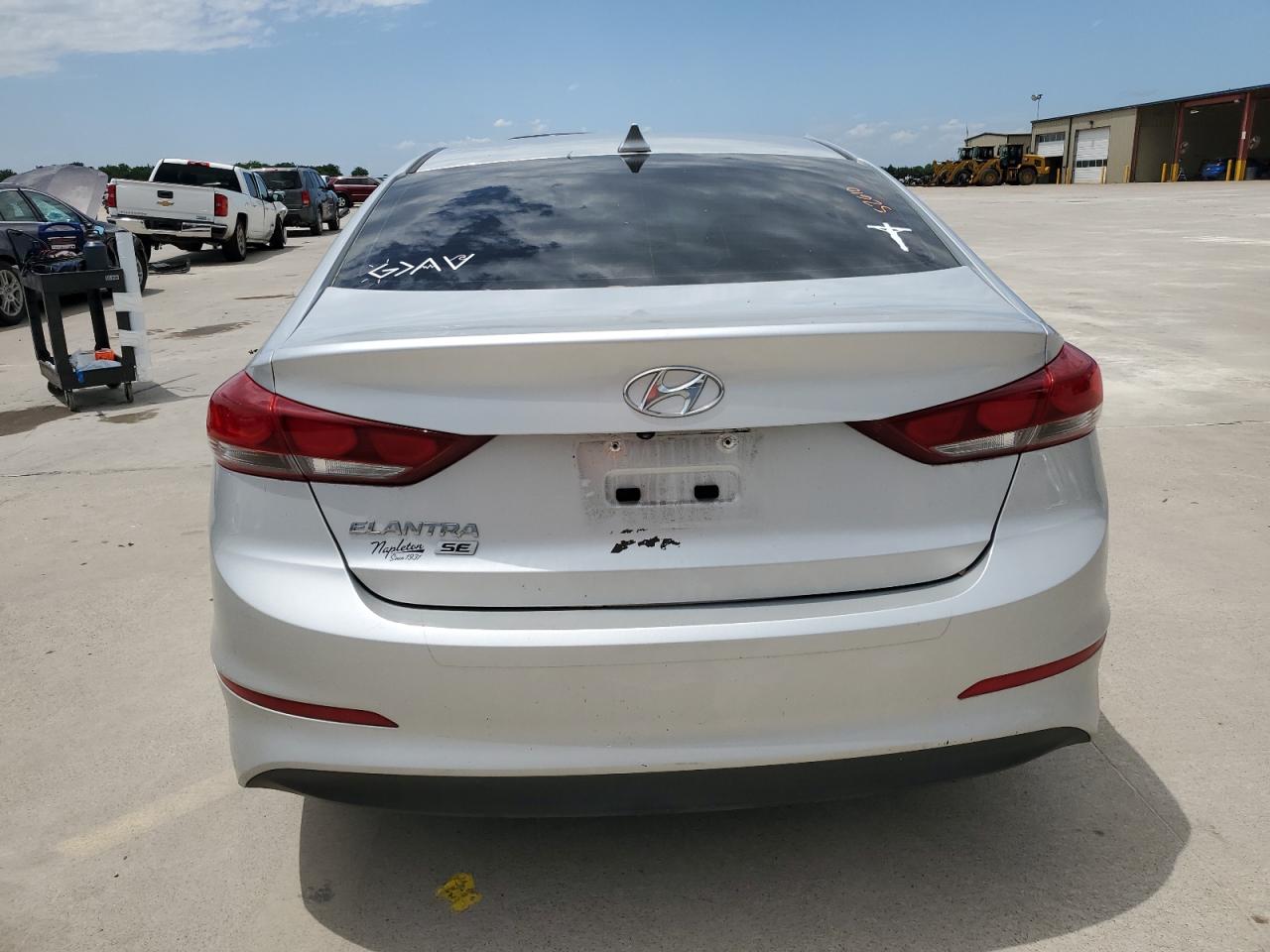 5NPD74LF2JH359309 2018 Hyundai Elantra Se