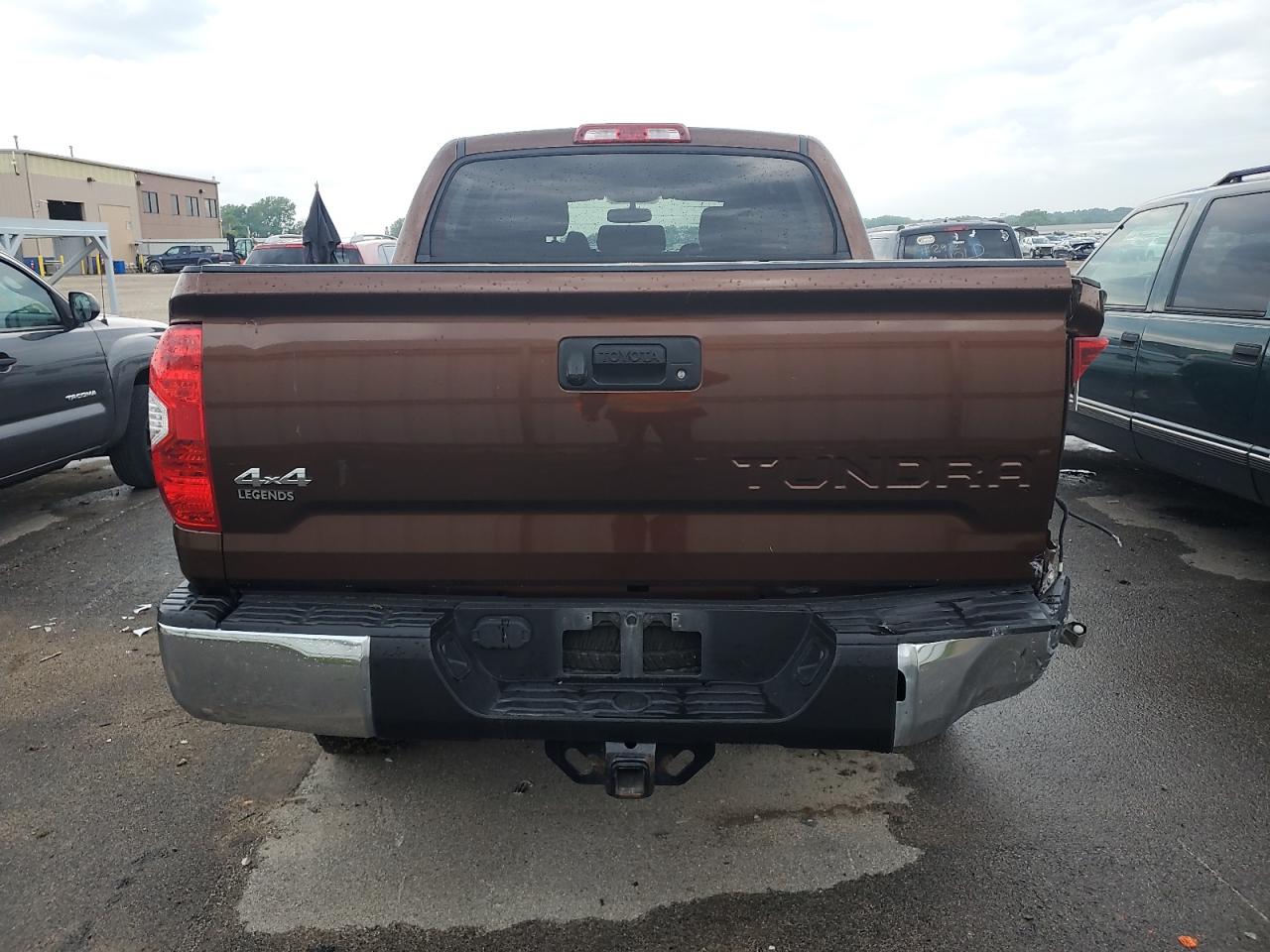 5TFDW5F14HX600116 2017 Toyota Tundra Crewmax Sr5