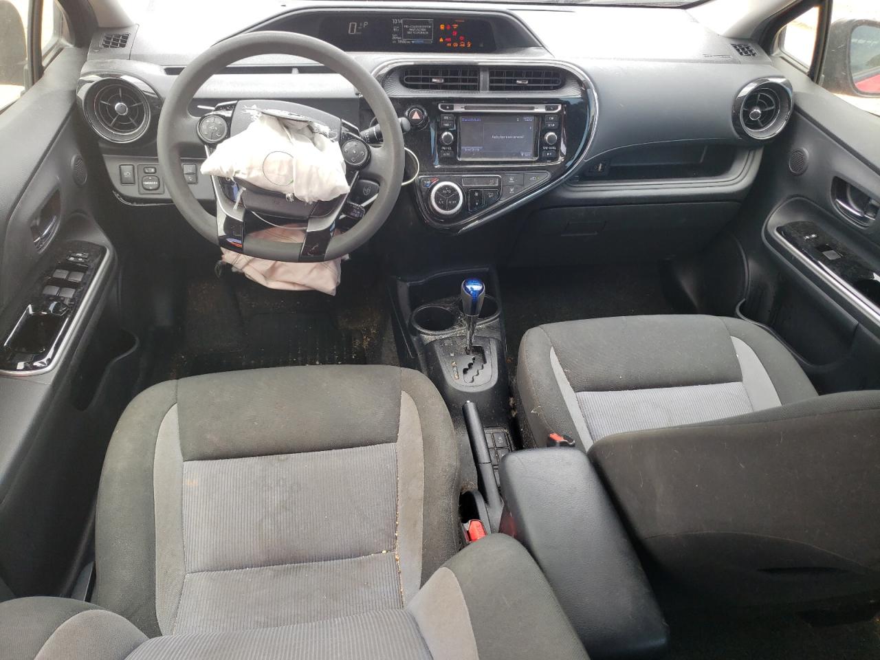 JTDKDTB38J1602971 2018 Toyota Prius C