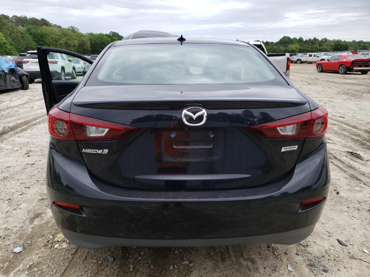 3MZBN1V3XJM246598 2018 Mazda 3 Touring