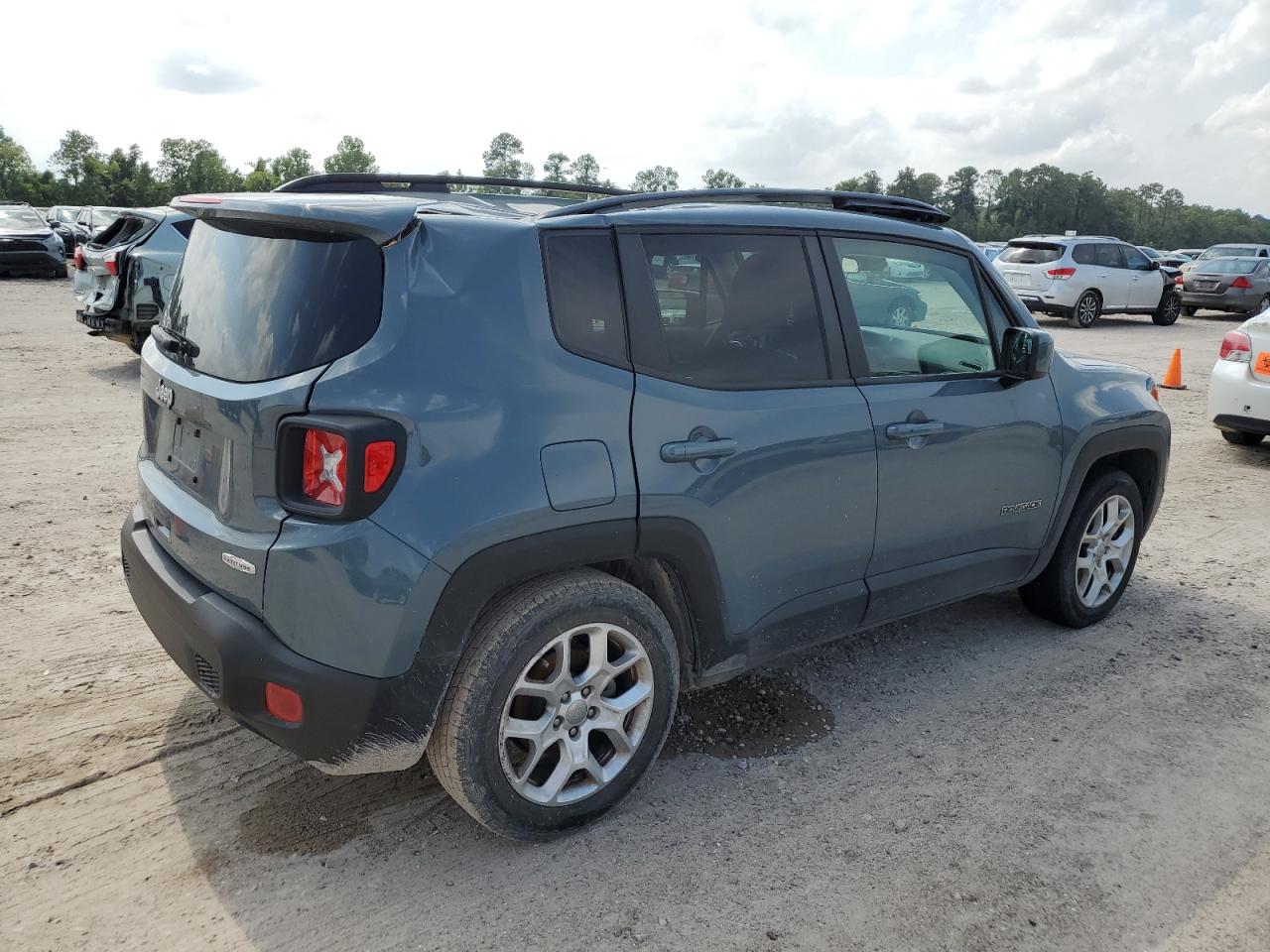 ZACCJABB7JPJ16111 2018 Jeep Renegade Latitude