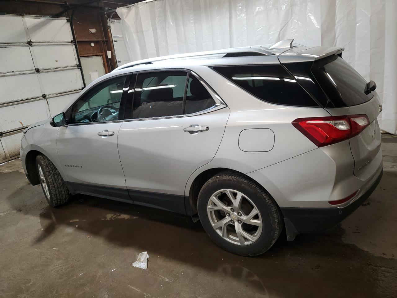 2GNAXVEV8J6126723 2018 Chevrolet Equinox Premier