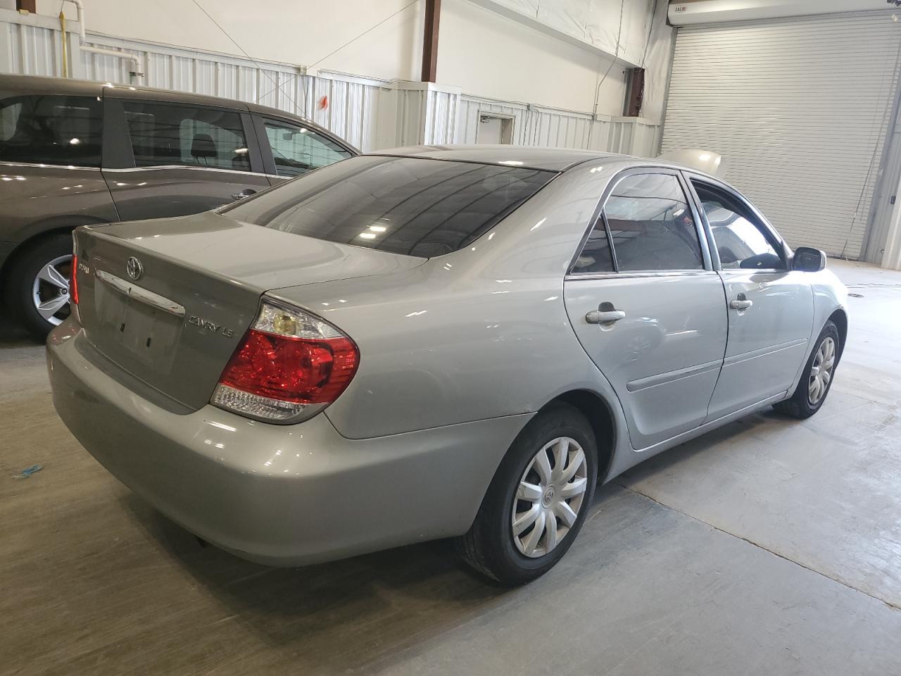 4T1BE30KX5U556082 2005 Toyota Camry Le