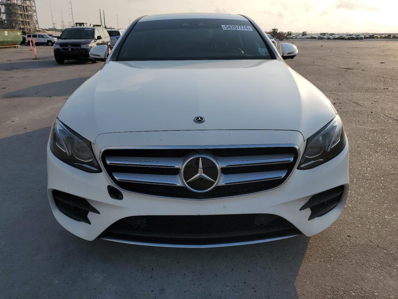 WDDZF4JB1JA425712 2018 Mercedes-Benz E 300