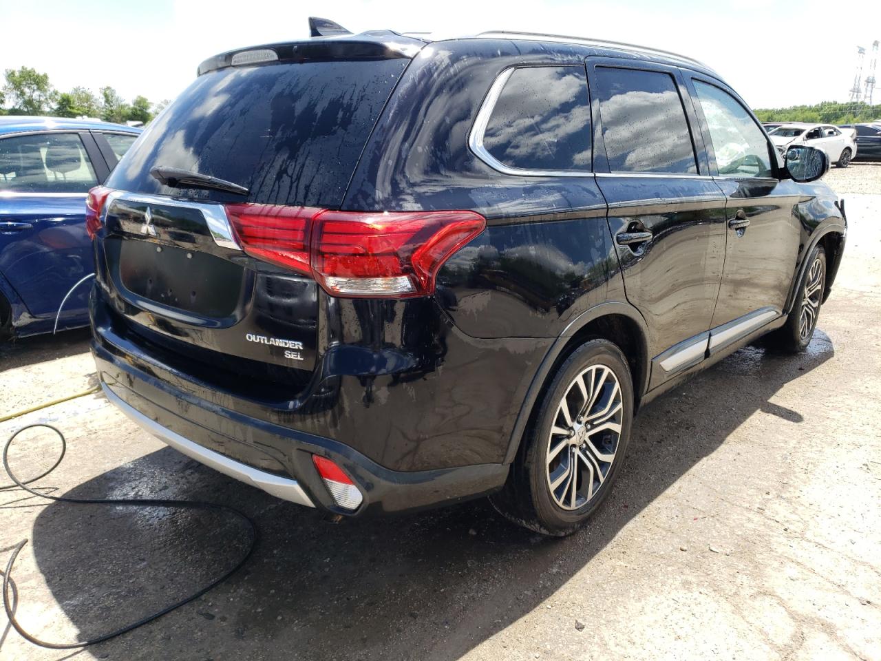 2017 Mitsubishi Outlander Se vin: JA4AD3A31HZ002117