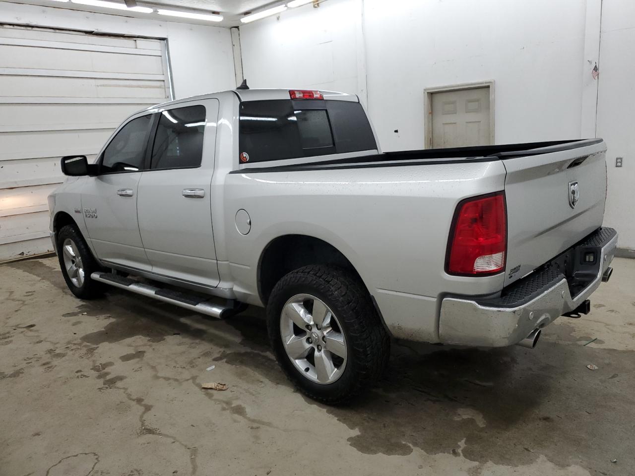 1C6RR6LT0FS784688 2015 Ram 1500 Slt