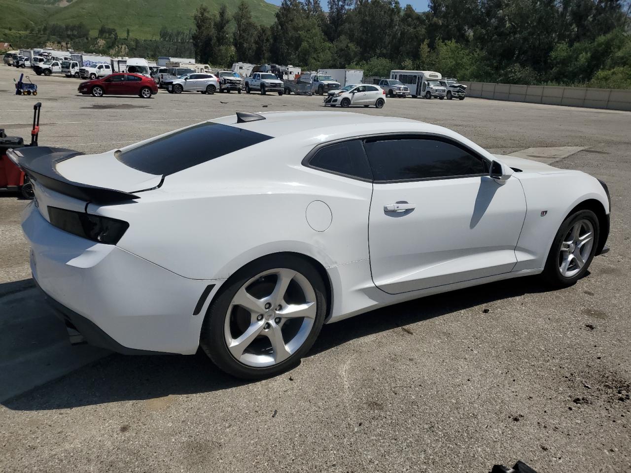 1G1FB1RXXJ0190927 2018 Chevrolet Camaro Lt