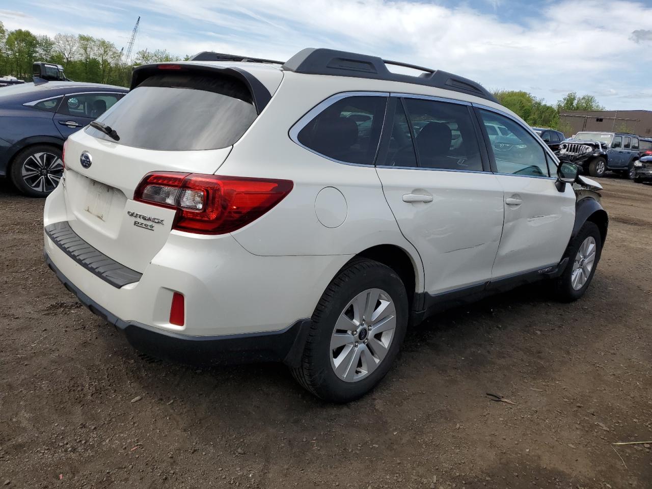 4S4BSACC5F3233387 2015 Subaru Outback 2.5I Premium