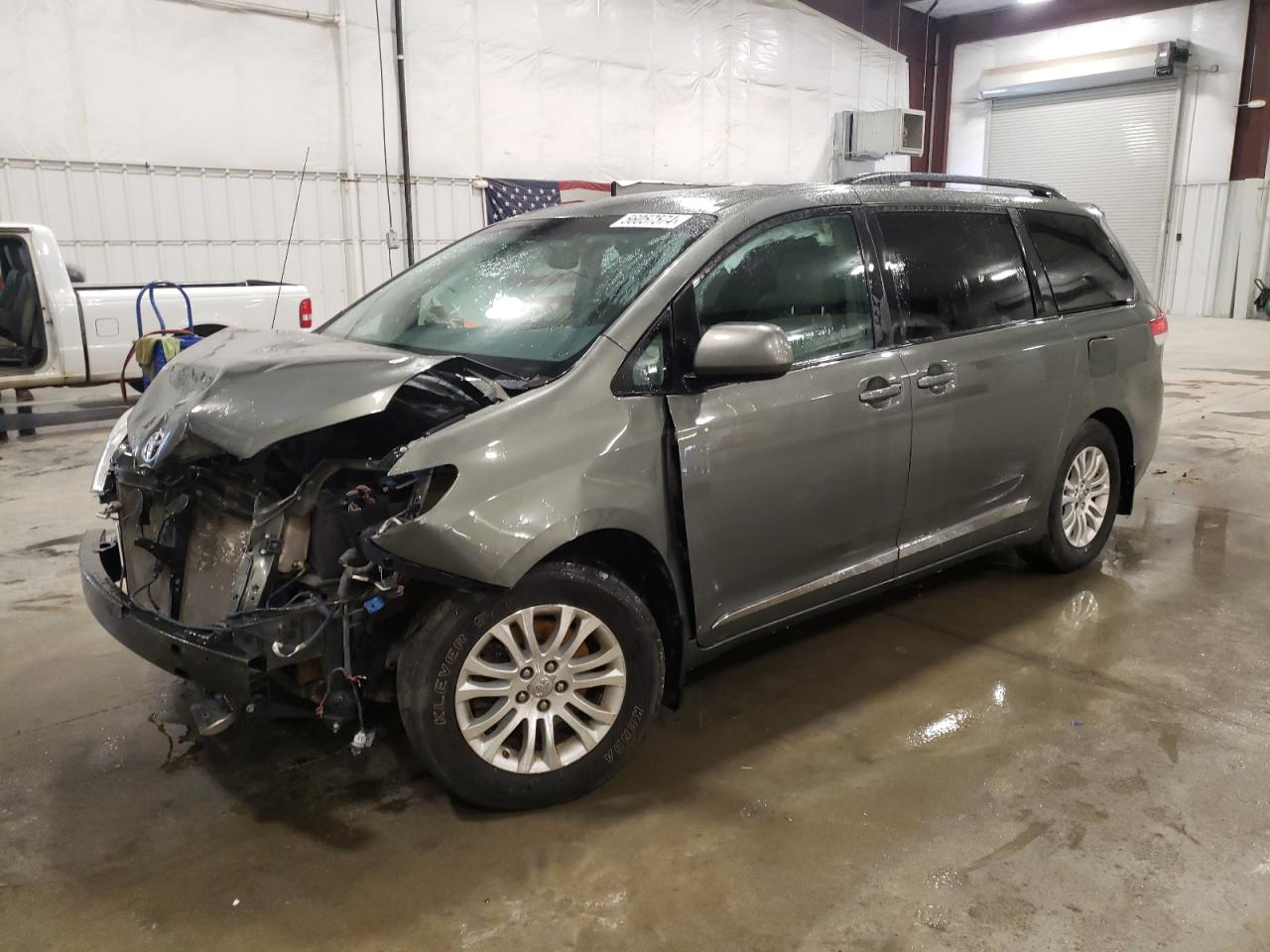 5TDYK3DCXCS219410 2012 Toyota Sienna Xle