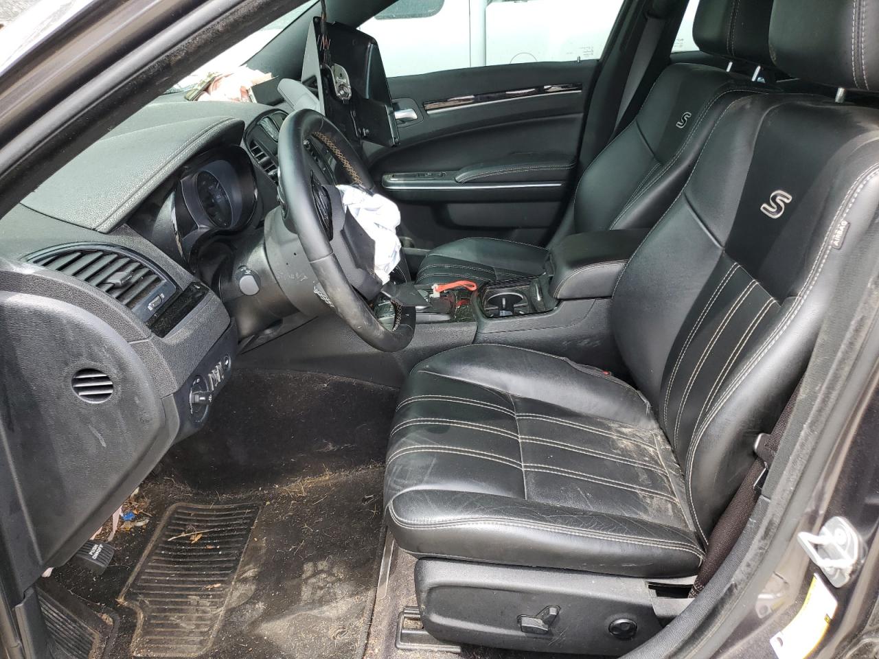 2C3CCABG5JH152698 2018 Chrysler 300 S