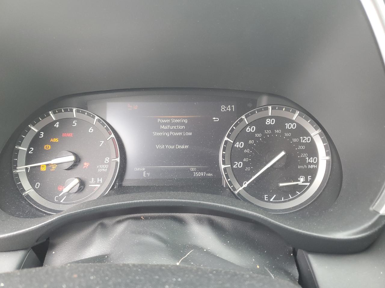 5TDGZRBH9MS121690 2021 Toyota Highlander Xle