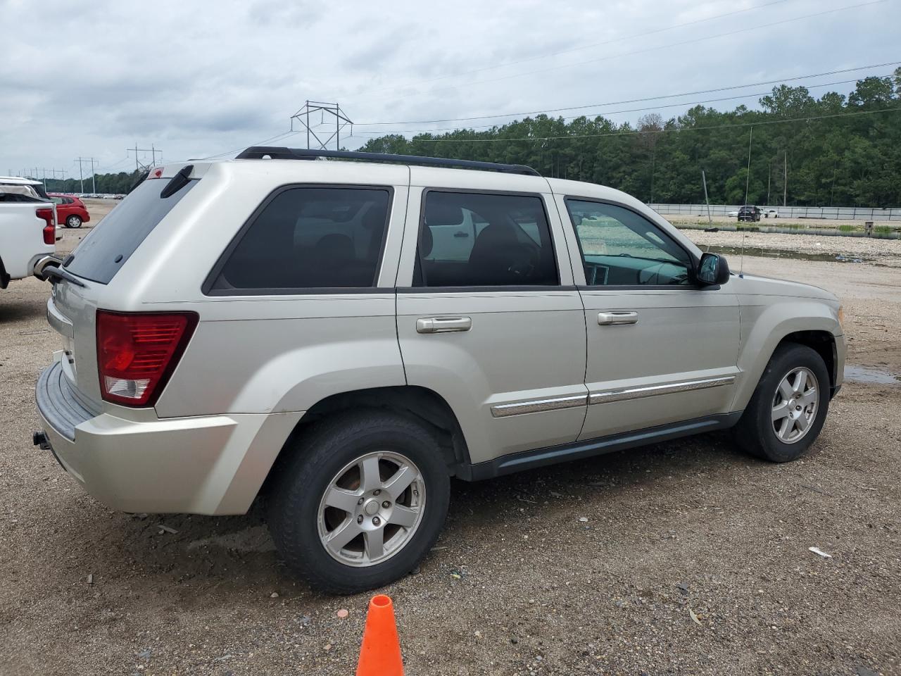 1J4PS4GKXAC142437 2010 Jeep Grand Cherokee Laredo