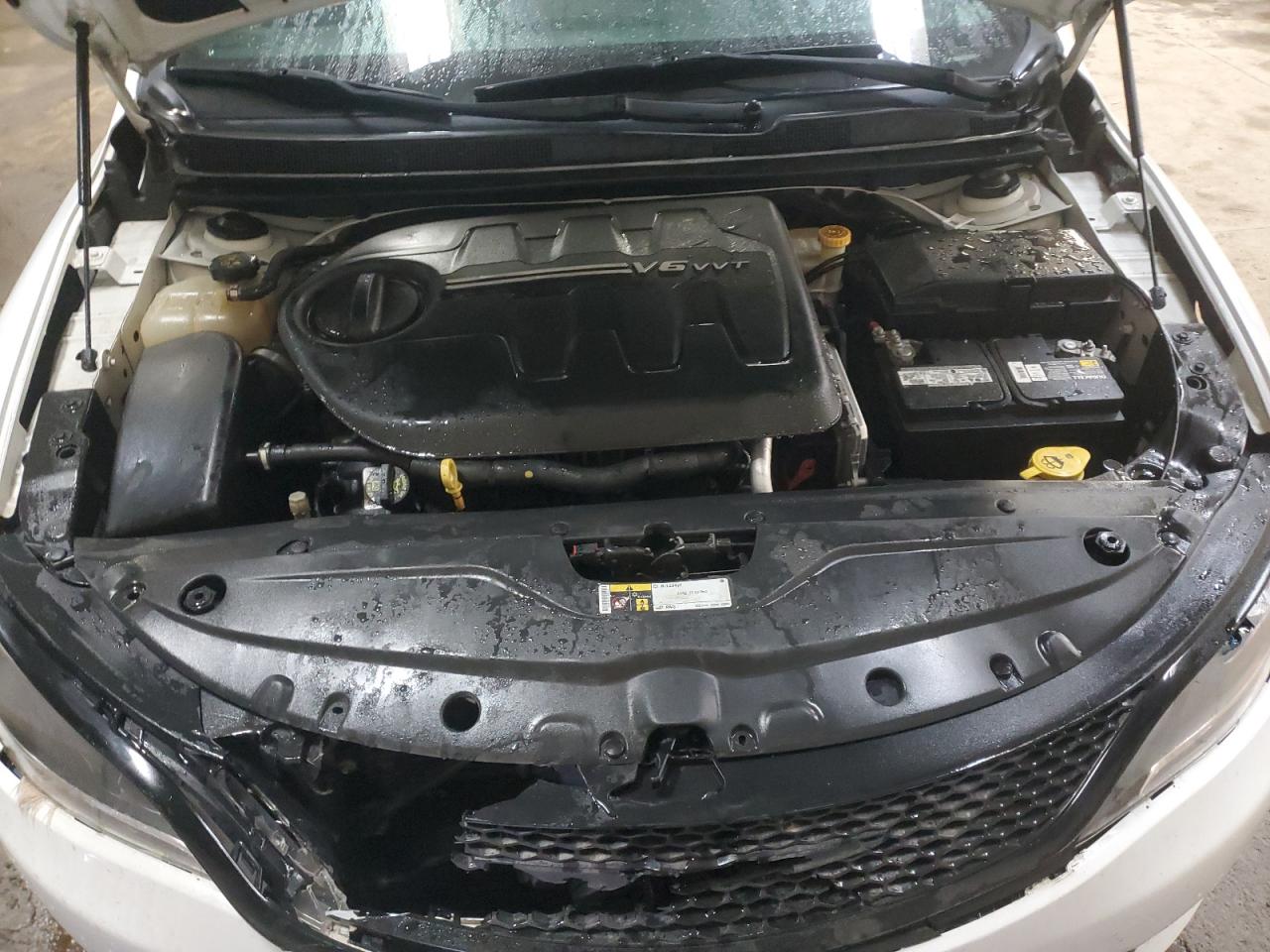 1C3CCCBG6FN527699 2015 Chrysler 200 S