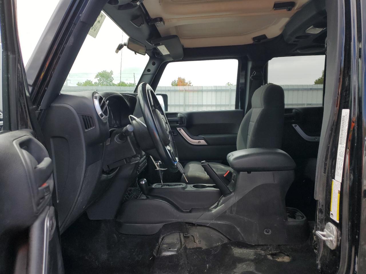 1J4HA5H13BL519095 2011 Jeep Wrangler Unlimited Sahara