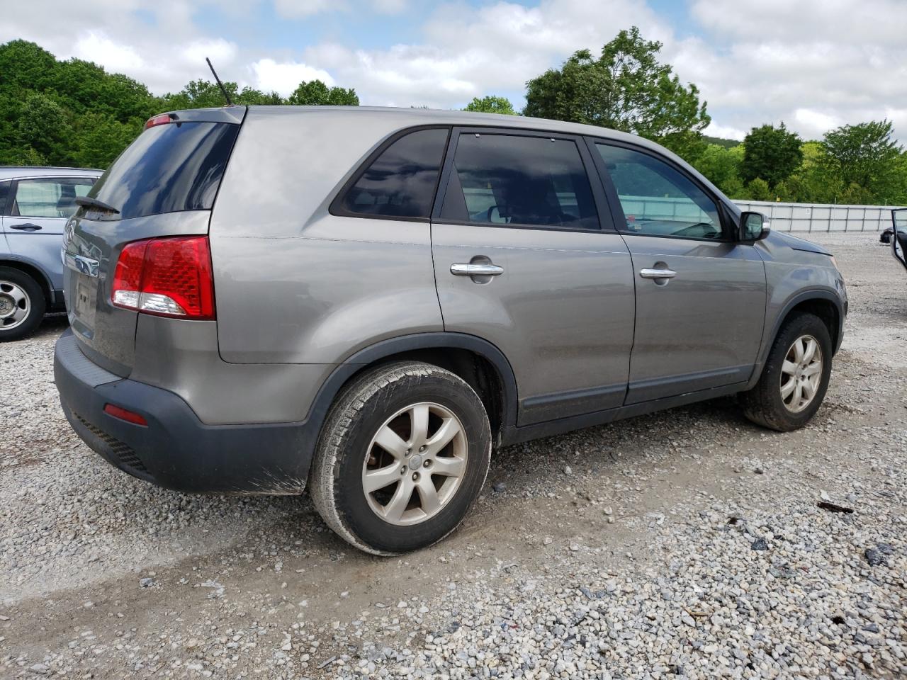 2013 Kia Sorento Lx vin: 5XYKT3A15DG328698