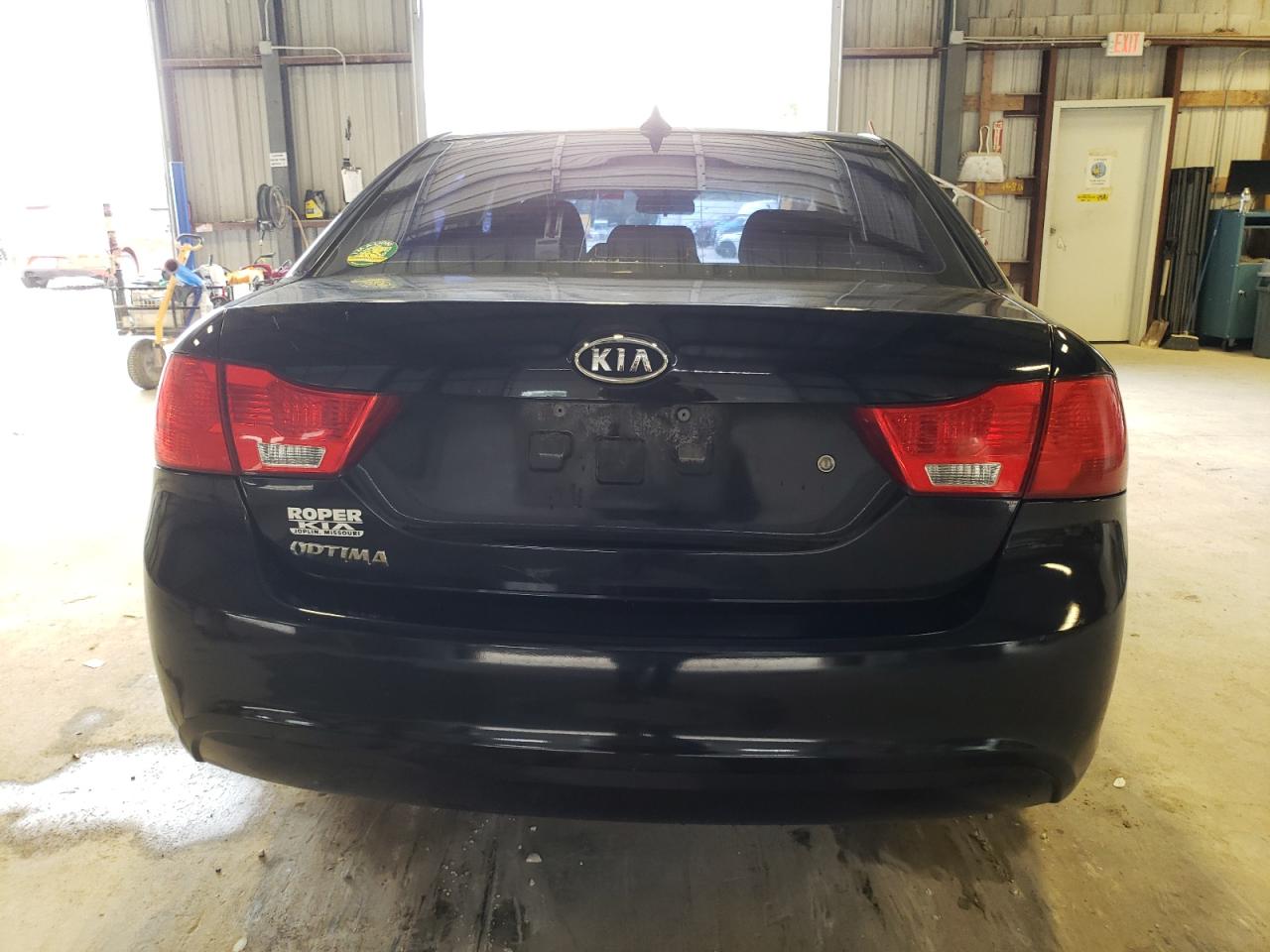 KNAGG4A85A5429237 2010 Kia Optima Lx