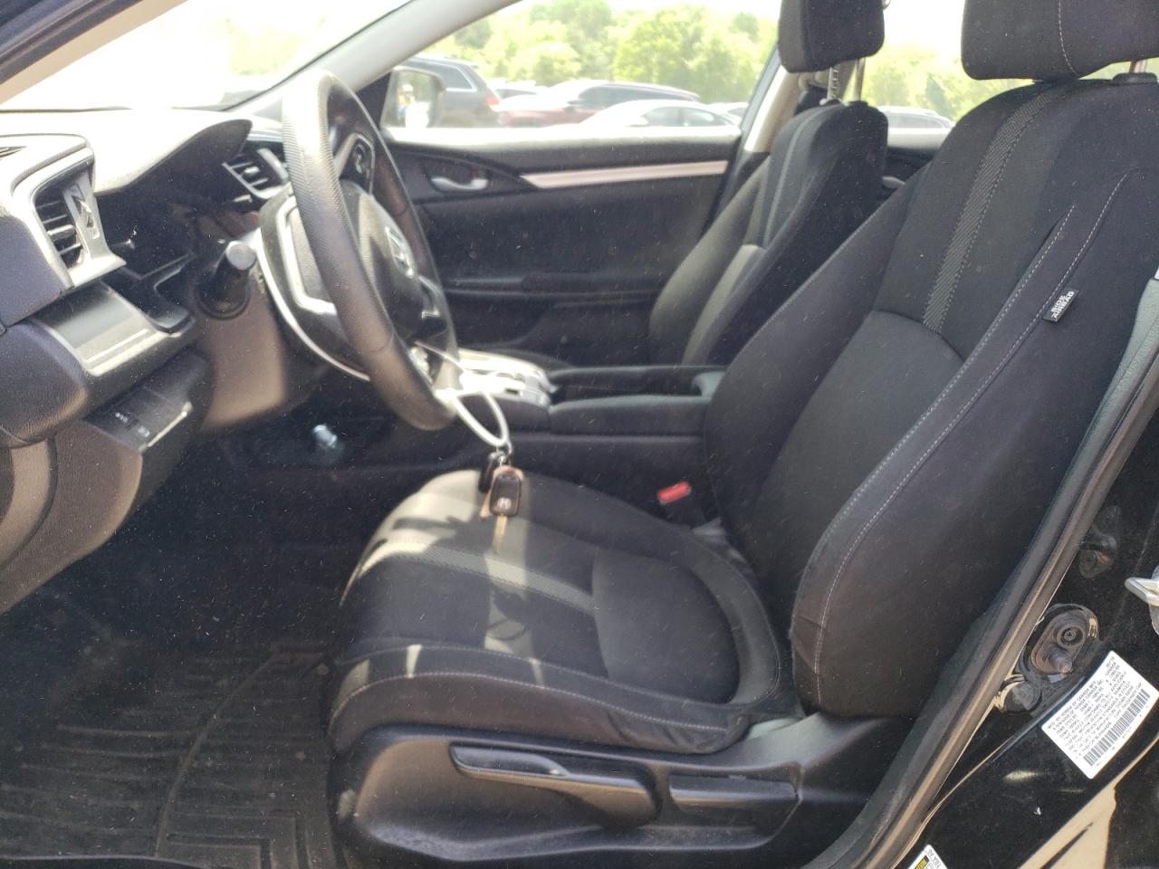 2HGFC2F56JH604828 2018 Honda Civic Lx