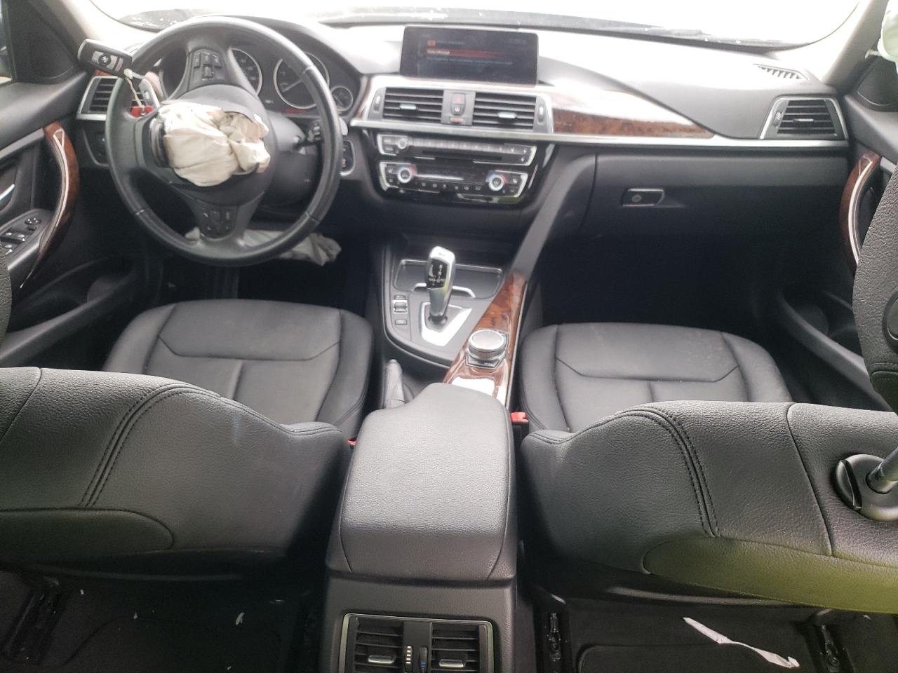 WBA8E5G39HNU44927 2017 BMW 320 Xi