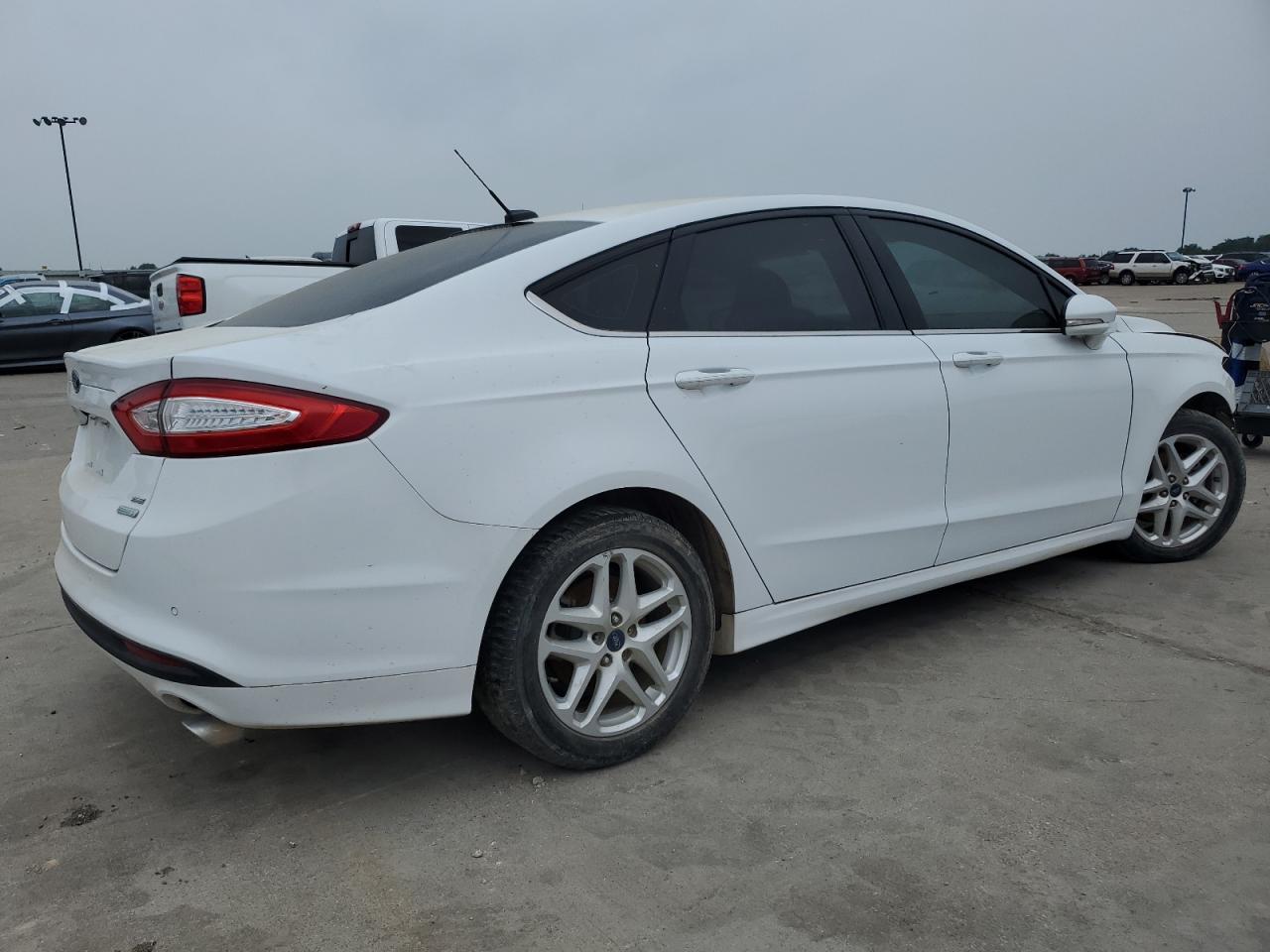 3FA6P0HD0GR388327 2016 Ford Fusion Se