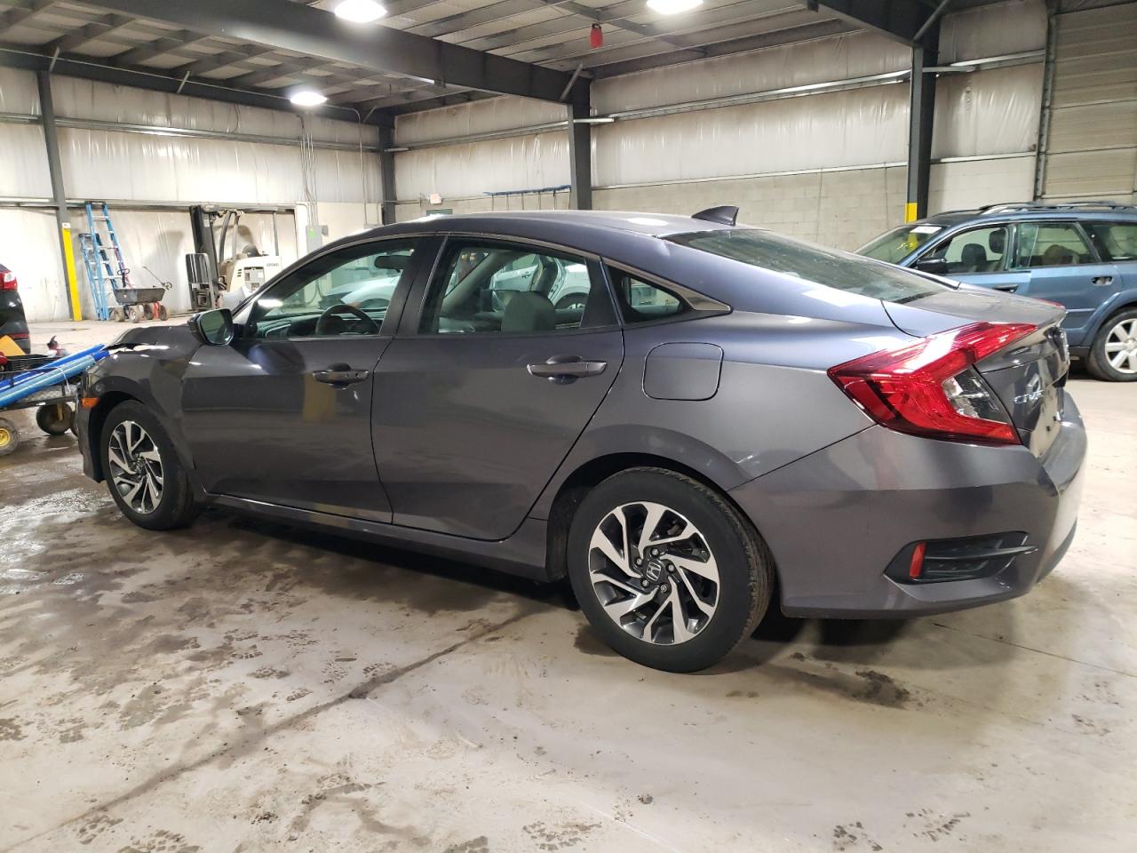 2HGFC2F72JH517820 2018 Honda Civic Ex