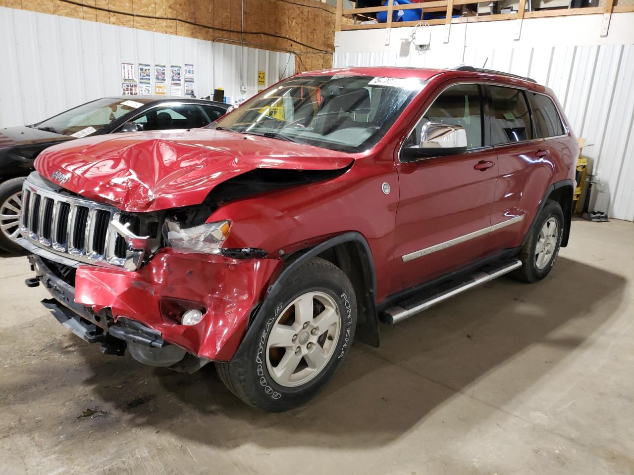 1J4RR4GG1BC668988 2011 Jeep Grand Cherokee Laredo