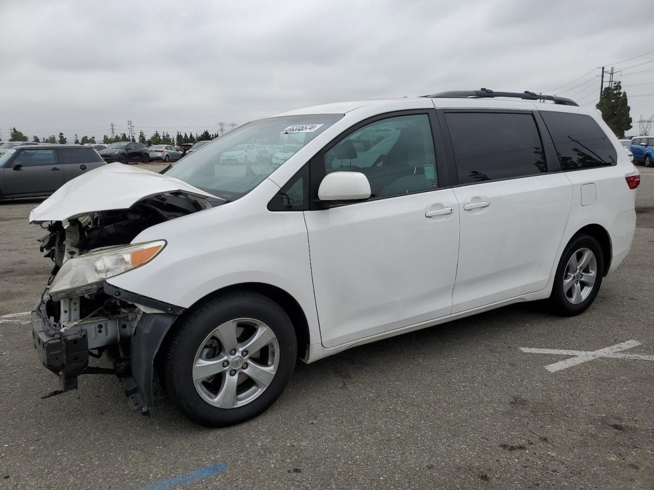 5TDKZ3DCXHS899883 2017 Toyota Sienna Le