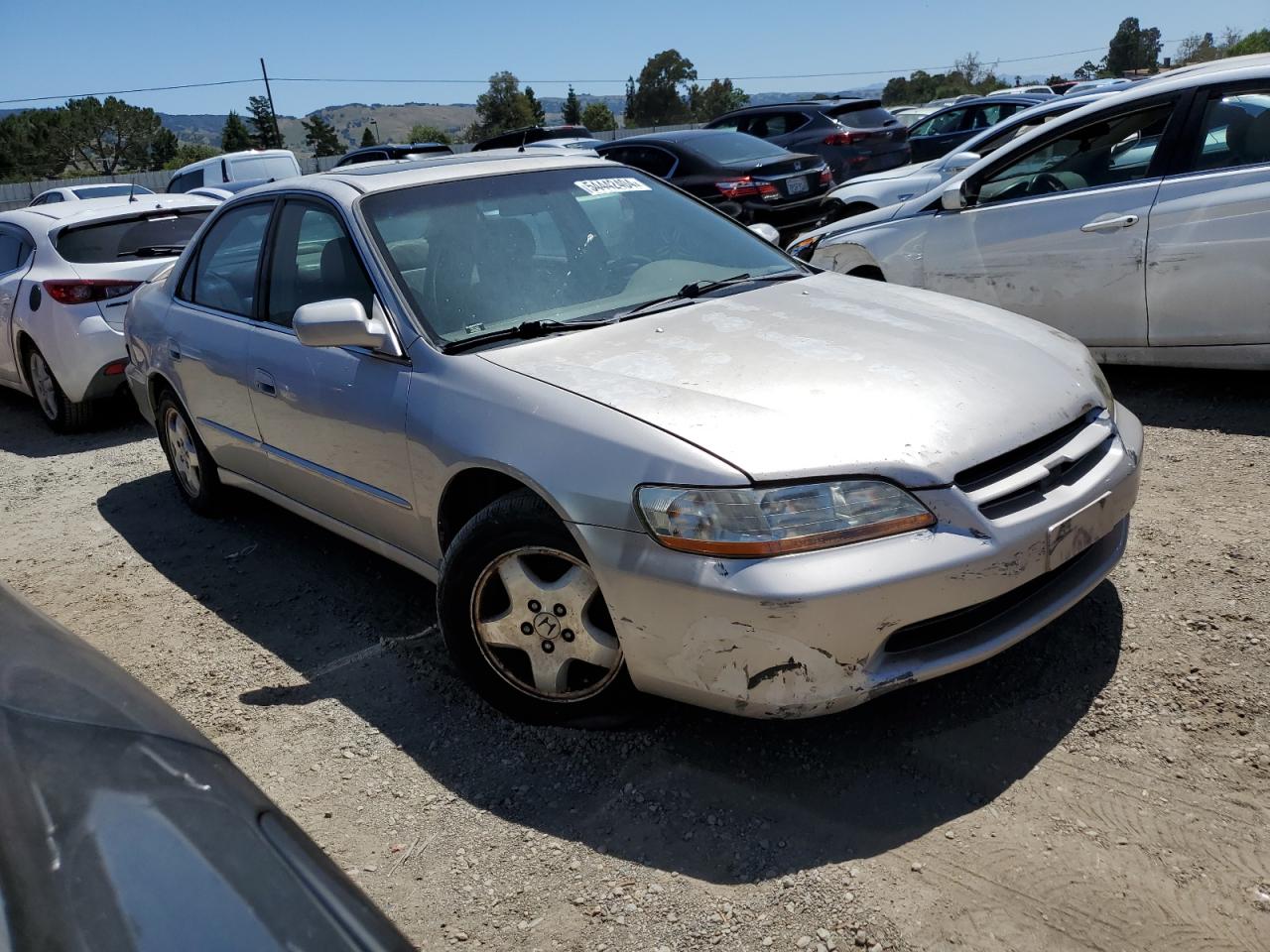 1HGCG1651WA071715 1998 Honda Accord Ex