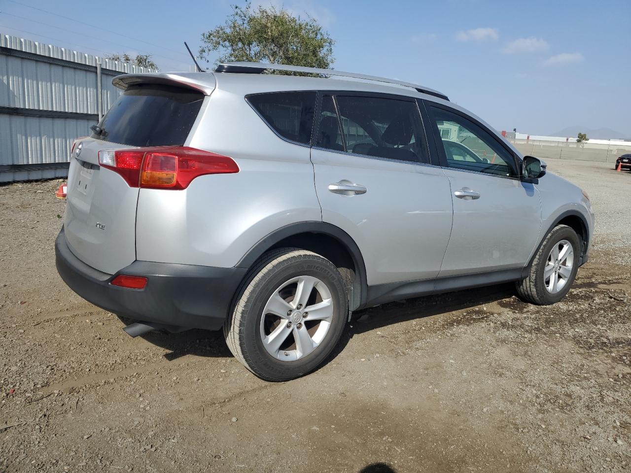 2013 Toyota Rav4 Xle vin: JTMWFREV6DD023931