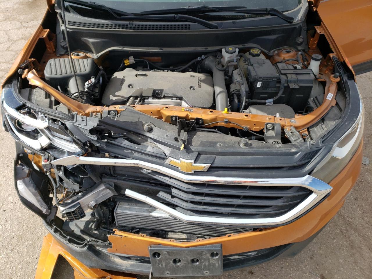 2GNAXTEX8J6314857 2018 Chevrolet Equinox Lt