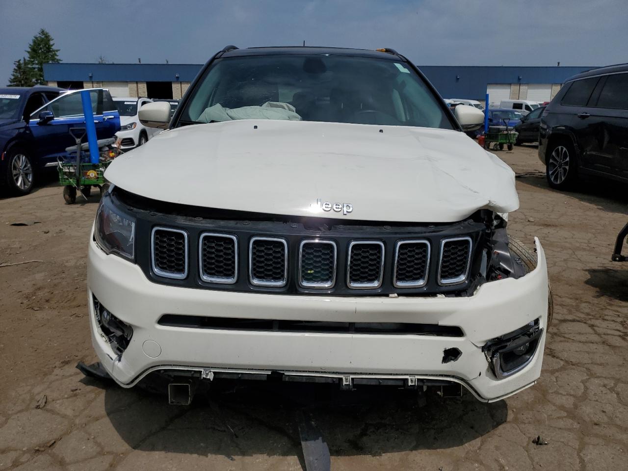 3C4NJDCB3JT470311 2018 Jeep Compass Limited