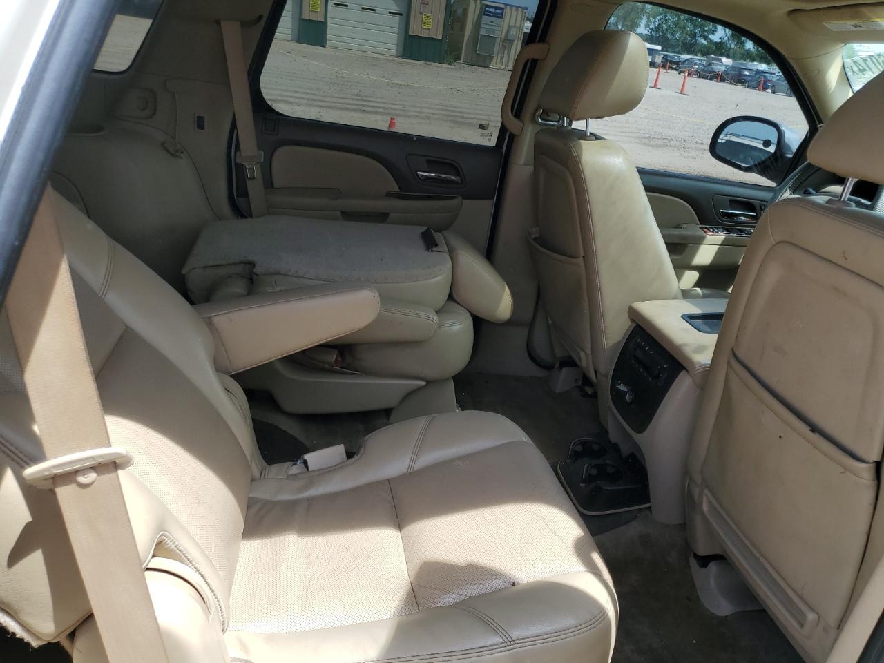 1GNSKCE0XBR165590 2011 Chevrolet Tahoe K1500 Ltz