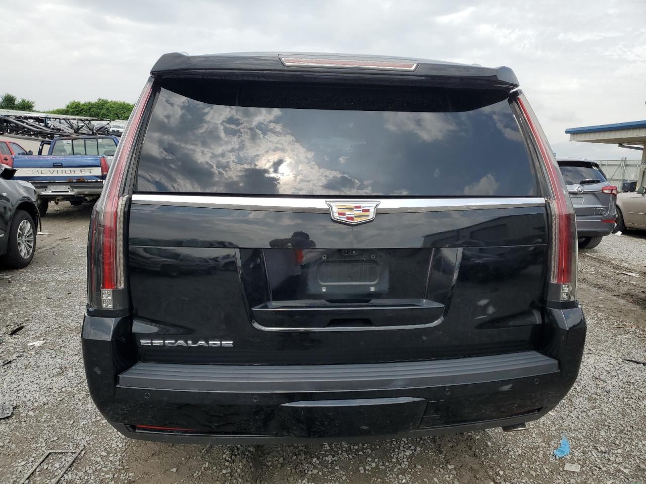 1GYS4BKJ0HR284004 2017 Cadillac Escalade Luxury