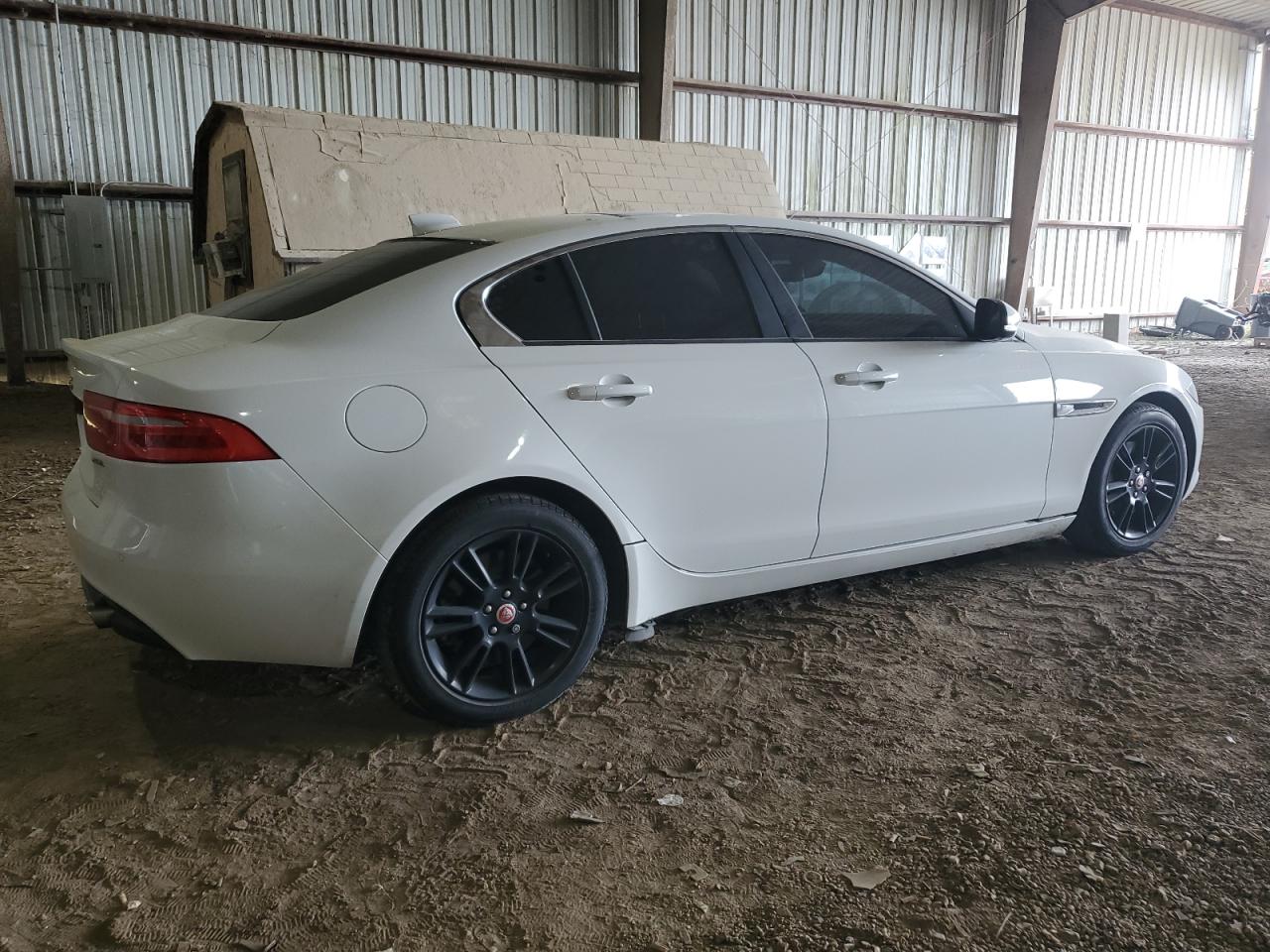 SAJAD4BG3HA964562 2017 Jaguar Xe Premium