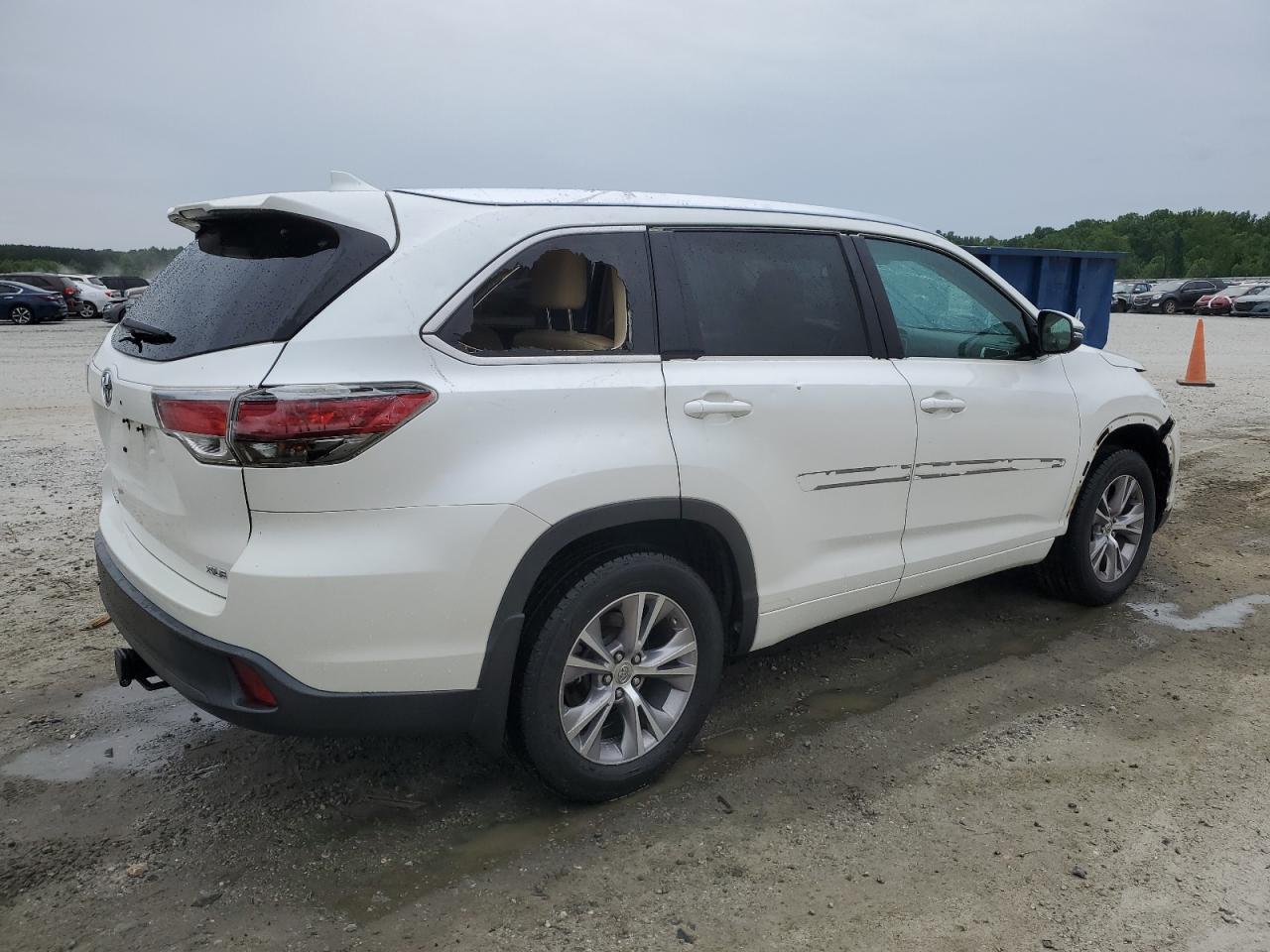 5TDKKRFH0FS109391 2015 Toyota Highlander Xle