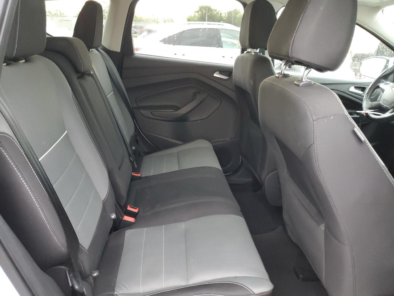 1FMCU9G97FUB38786 2015 Ford Escape Se