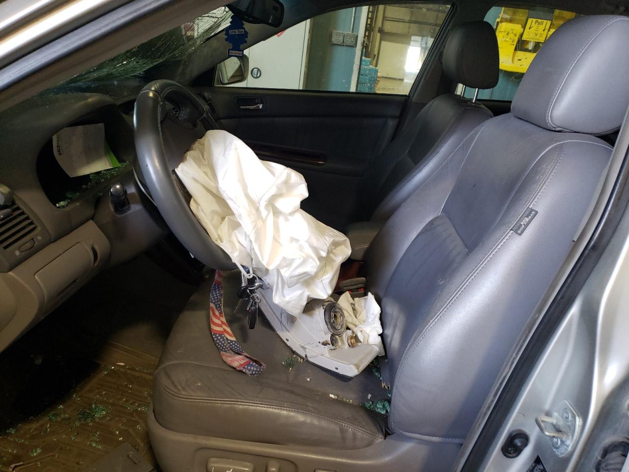 4T1BE30K95U614943 2005 Toyota Camry Le